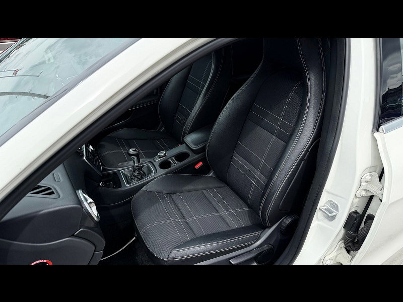 Mercedes-Benz A Class 1.6 A180 Sport Hatchback 5dr Petrol Manual Euro 6 (s/s) (122 ps) 5dr Manual 2026