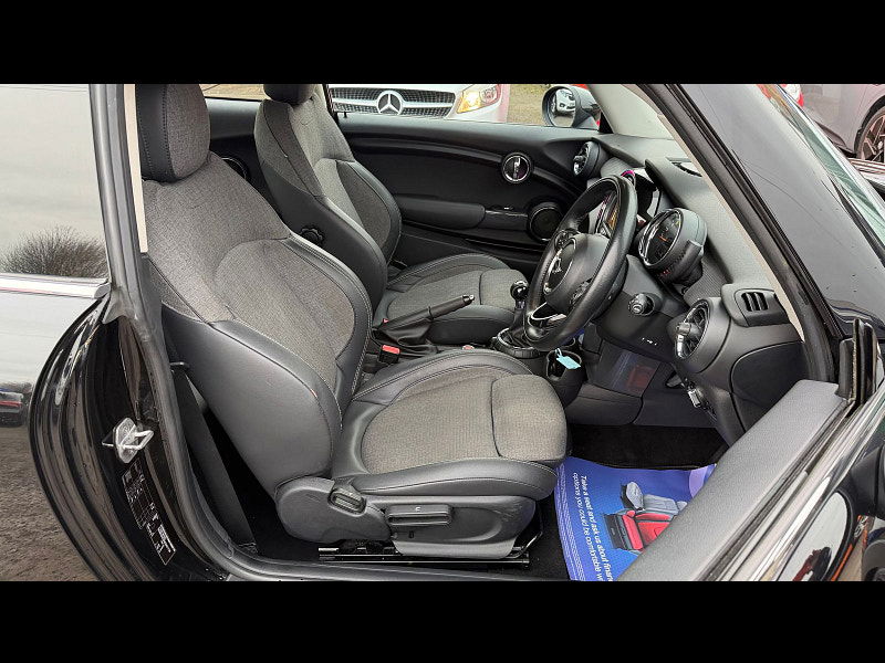 MINI Hatch 1.5 Cooper Euro 6 (s/s) 3dr 3dr Manual 2026