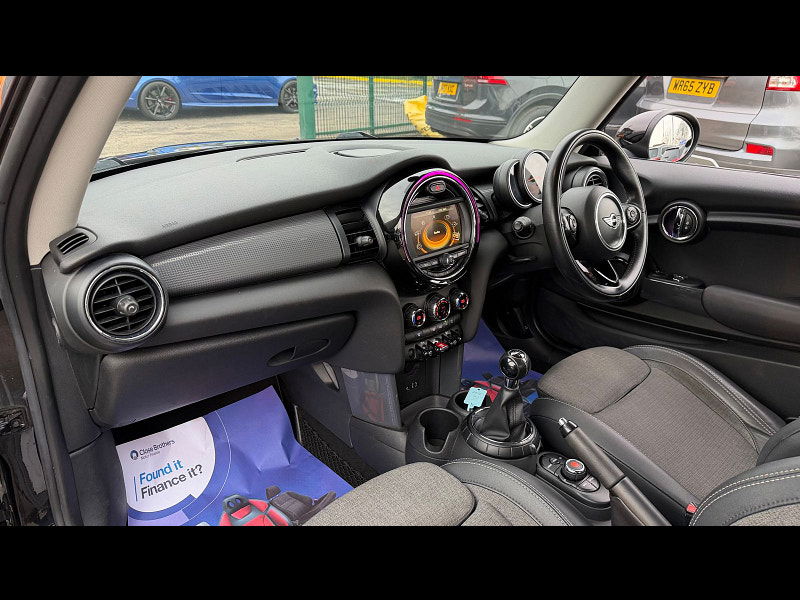 MINI Hatch 1.5 Cooper Euro 6 (s/s) 3dr 3dr Manual 2026