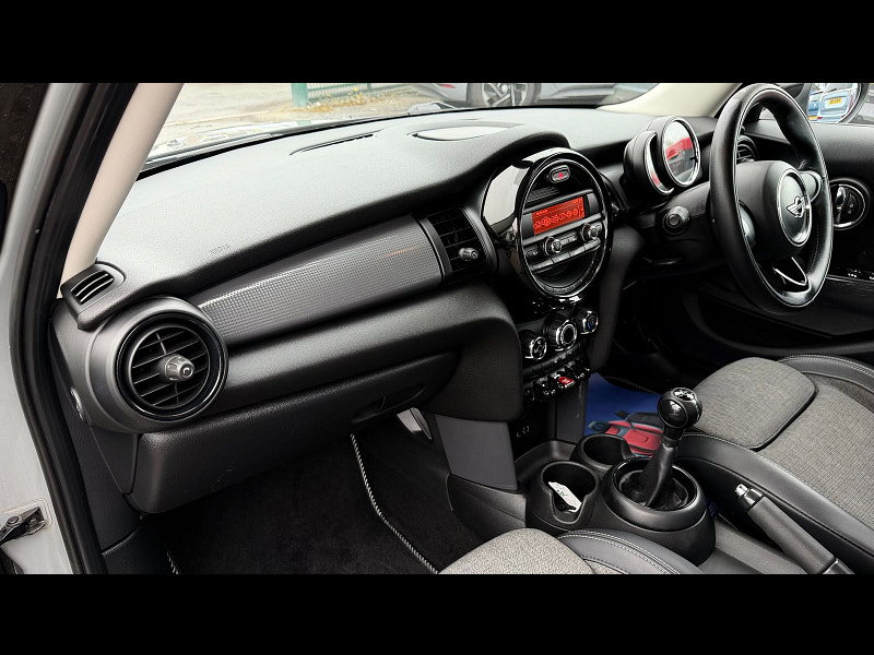 MINI Hatch 1.5 Cooper Hatchback 5dr Petrol Manual Euro 6 (s/s) (136 ps) 5dr Manual 2026