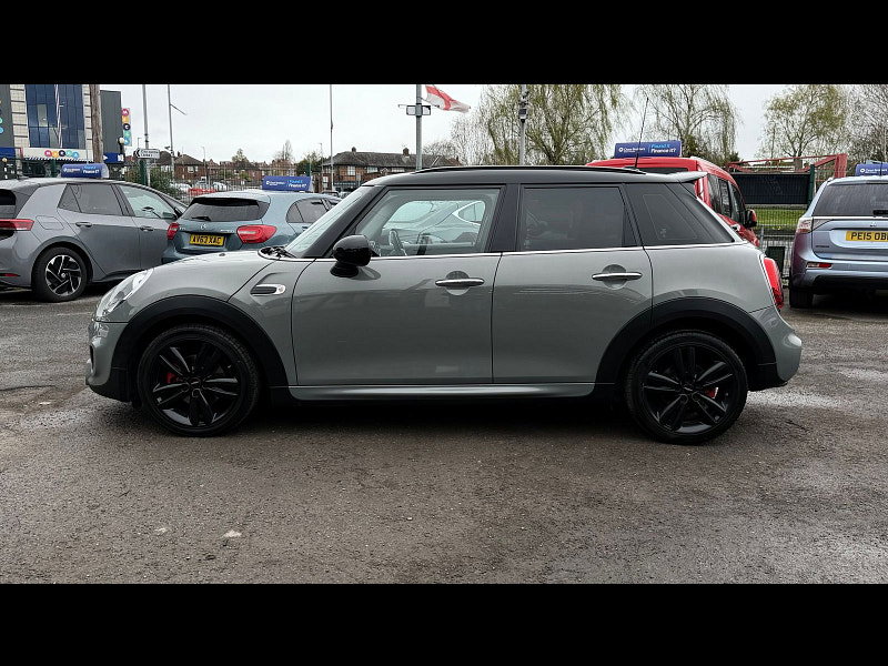 MINI Hatch 1.5 Cooper Hatchback 5dr Petrol Manual Euro 6 (s/s) (136 ps) 5dr Manual 2026