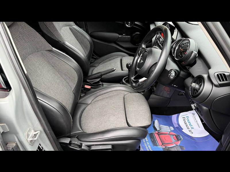 MINI Hatch 1.5 Cooper Hatchback 5dr Petrol Manual Euro 6 (s/s) (136 ps) 5dr Manual 2026