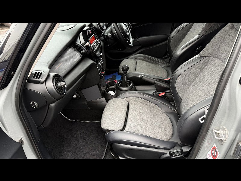 MINI Hatch 1.5 Cooper Hatchback 5dr Petrol Manual Euro 6 (s/s) (136 ps) 5dr Manual 2026