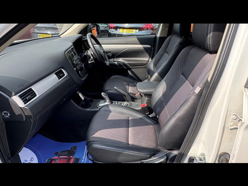 Mitsubishi Outlander 2.0h 12kWh GX3h CVT 4WD Euro 5 (s/s) 5dr 5dr Automatic 2025
