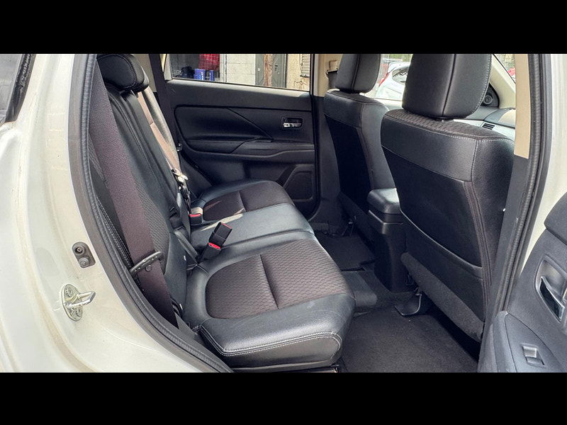 Mitsubishi Outlander 2.0h 12kWh GX3h CVT 4WD Euro 5 (s/s) 5dr 5dr Automatic 2025