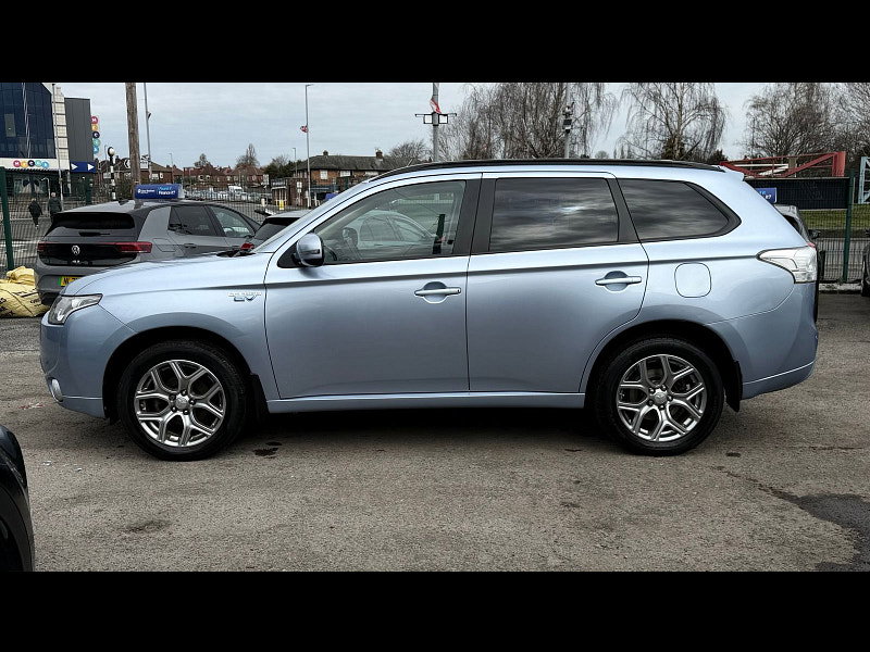 Mitsubishi Outlander 2.0h 12kWh GX3h SUV 5dr Petrol Plug-in Hybrid CVT 4WD Euro 5 (s/s) (200 ps) 5dr Automatic 2026