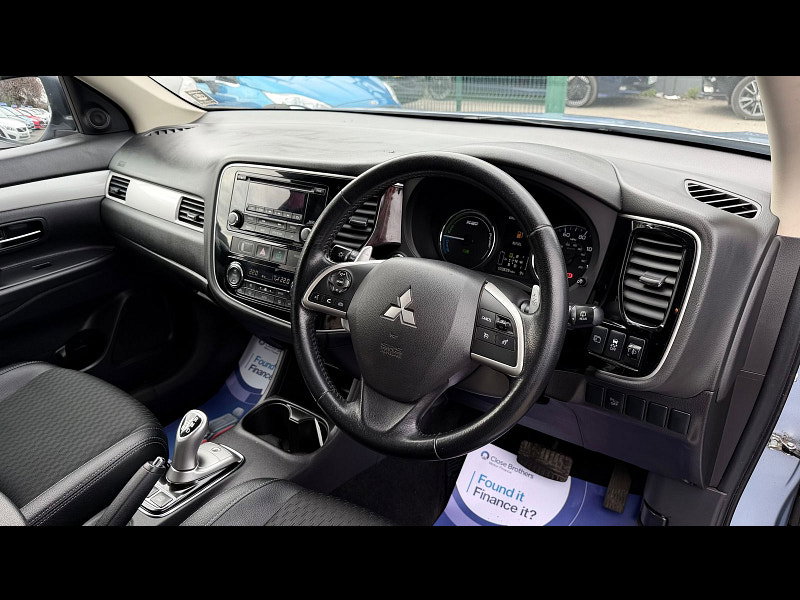 Mitsubishi Outlander 2.0h 12kWh GX3h SUV 5dr Petrol Plug-in Hybrid CVT 4WD Euro 5 (s/s) (200 ps) 5dr Automatic 2026