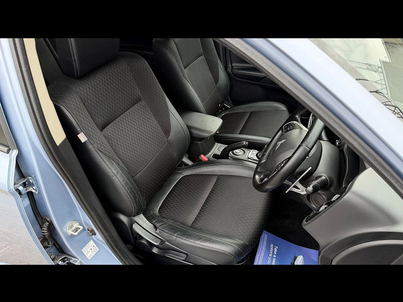 Mitsubishi Outlander 2.0h 12kWh GX3h SUV 5dr Petrol Plug-in Hybrid CVT 4WD Euro 5 (s/s) (200 ps) 5dr Automatic 2026