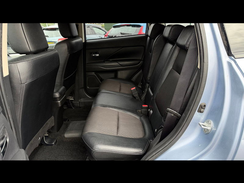 Mitsubishi Outlander 2.0h 12kWh GX3h SUV 5dr Petrol Plug-in Hybrid CVT 4WD Euro 5 (s/s) (200 ps) 5dr Automatic 2026