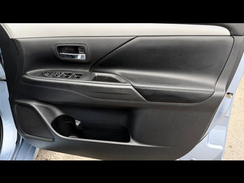 Mitsubishi Outlander 2.0h 12kWh GX3h SUV 5dr Petrol Plug-in Hybrid CVT 4WD Euro 5 (s/s) (200 ps) 5dr Automatic 2026