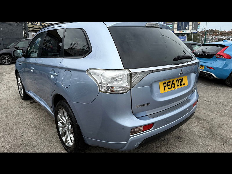 Mitsubishi Outlander 2.0h 12kWh GX3h SUV 5dr Petrol Plug-in Hybrid CVT 4WD Euro 5 (s/s) (200 ps) 5dr Automatic 2026
