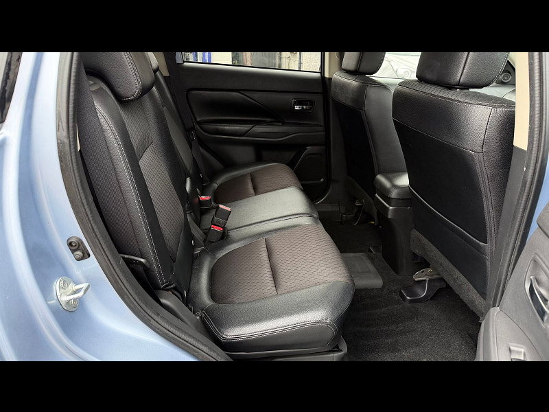 Mitsubishi Outlander 2.0h 12kWh GX3h SUV 5dr Petrol Plug-in Hybrid CVT 4WD Euro 5 (s/s) (200 ps) 5dr Automatic 2026