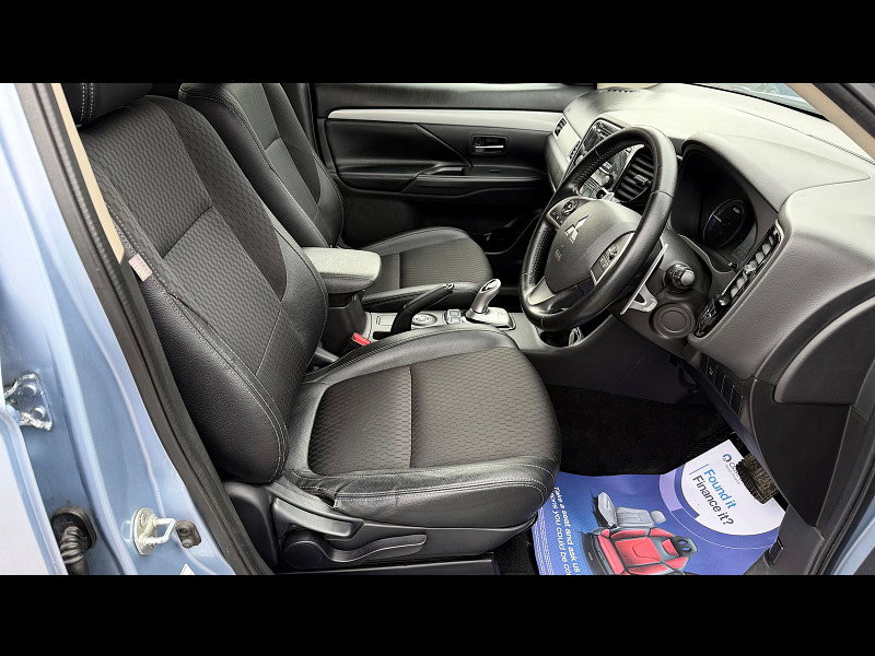 Mitsubishi Outlander 2.0h 12kWh GX3h SUV 5dr Petrol Plug-in Hybrid CVT 4WD Euro 5 (s/s) (200 ps) 5dr Automatic 2026