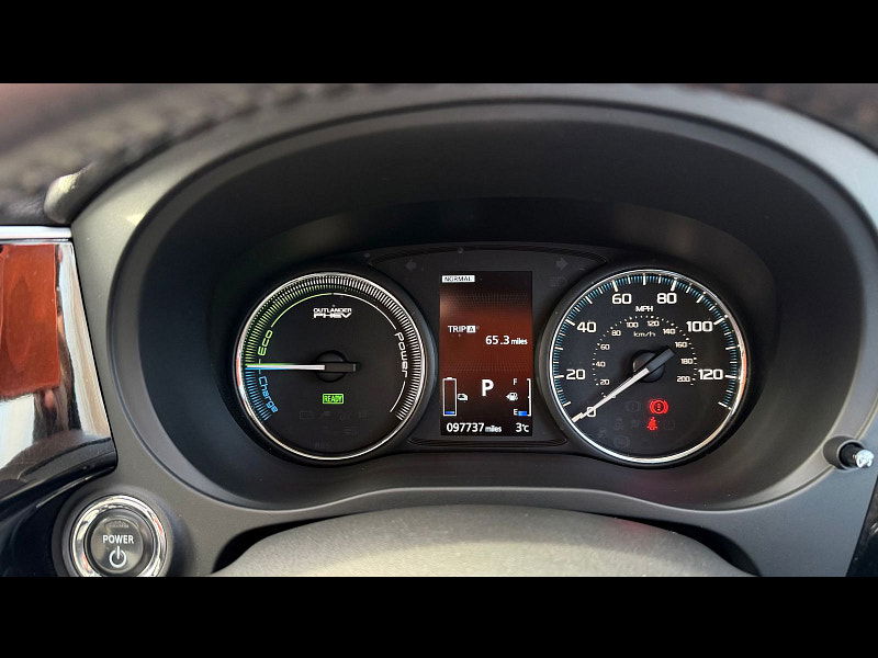 Mitsubishi Outlander 2.0h 12kWh GX4h SUV 5dr Petrol Plug-in Hybrid CVT 4WD Euro 6 (s/s) (200 ps) 5dr Automatic 2026