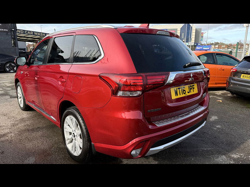 Mitsubishi Outlander 2.0h 12kWh GX4h SUV 5dr Petrol Plug-in Hybrid CVT 4WD Euro 6 (s/s) (200 ps) 5dr Automatic 2026