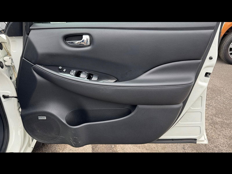 Nissan Leaf 24kWh Tekna Auto 5dr 5dr Automatic 2025