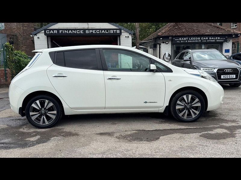 Nissan Leaf 24kWh Tekna Auto 5dr 5dr Automatic 2025