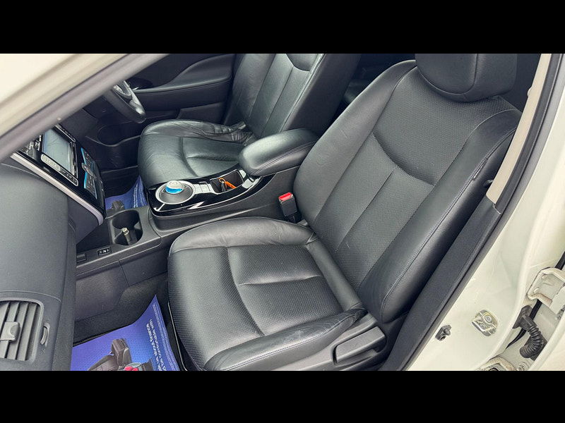 Nissan Leaf 24kWh Tekna Auto 5dr 5dr Automatic 2025