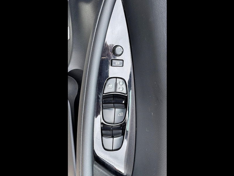 Nissan Leaf 24kWh Tekna Auto 5dr 5dr Automatic 2025