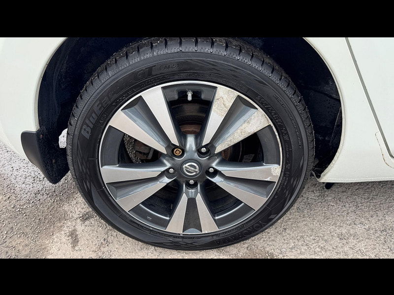 Nissan Leaf 24kWh Tekna Auto 5dr 5dr Automatic 2025