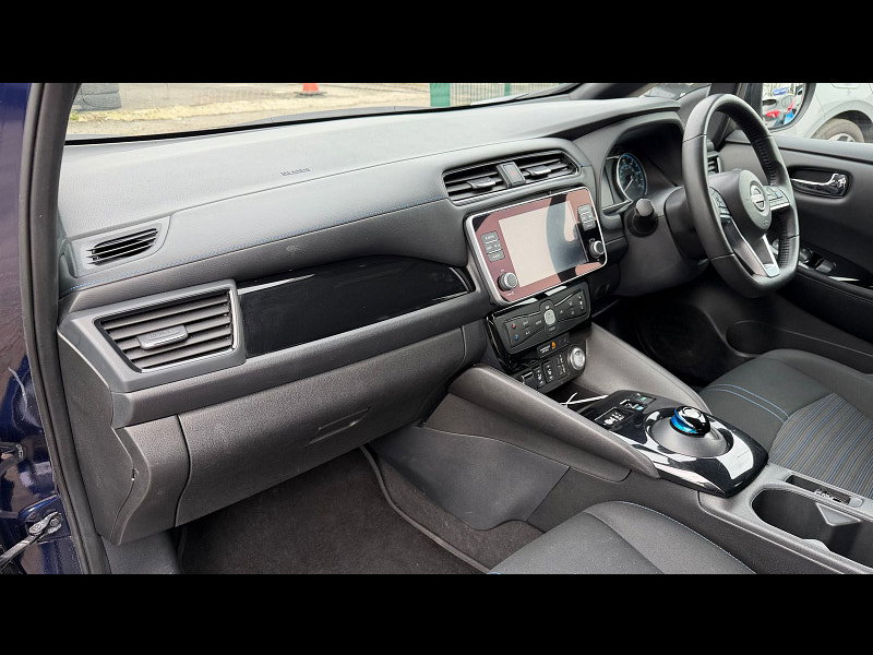 Nissan Leaf 39kWh N-Connecta Hatchback 5dr Electric Auto (150 ps) 5dr Automatic 2026