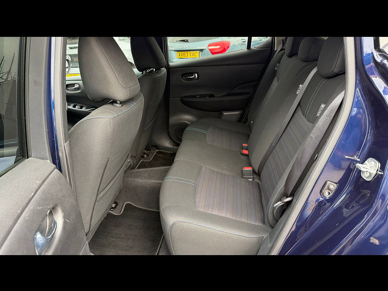 Nissan Leaf 39kWh N-Connecta Hatchback 5dr Electric Auto (150 ps) 5dr Automatic 2026