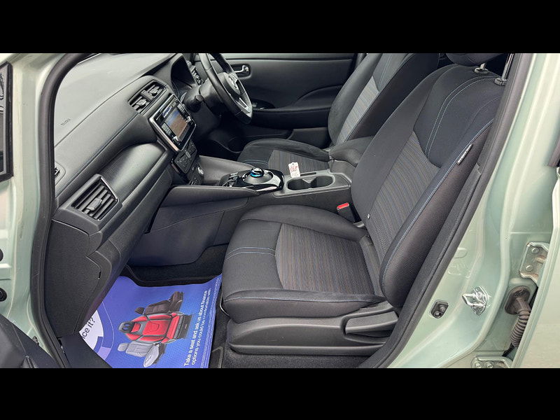 Nissan Leaf 40kWh Acenta Auto 5dr 5dr Automatic 2025
