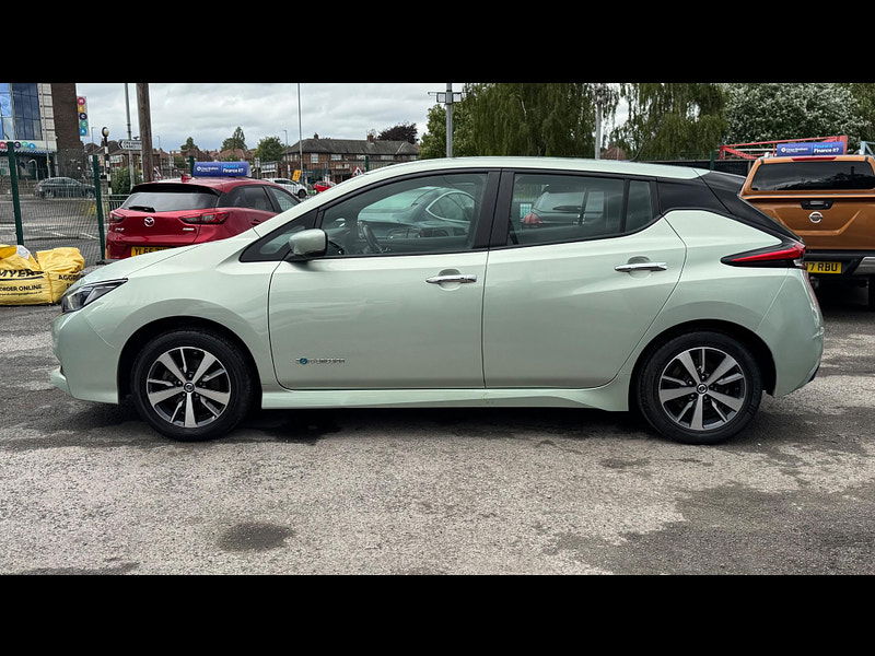 Nissan Leaf 40kWh Acenta Auto 5dr 5dr Automatic 2025