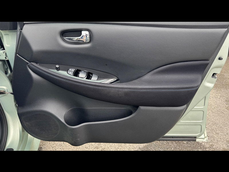 Nissan Leaf 40kWh Acenta Auto 5dr 5dr Automatic 2025