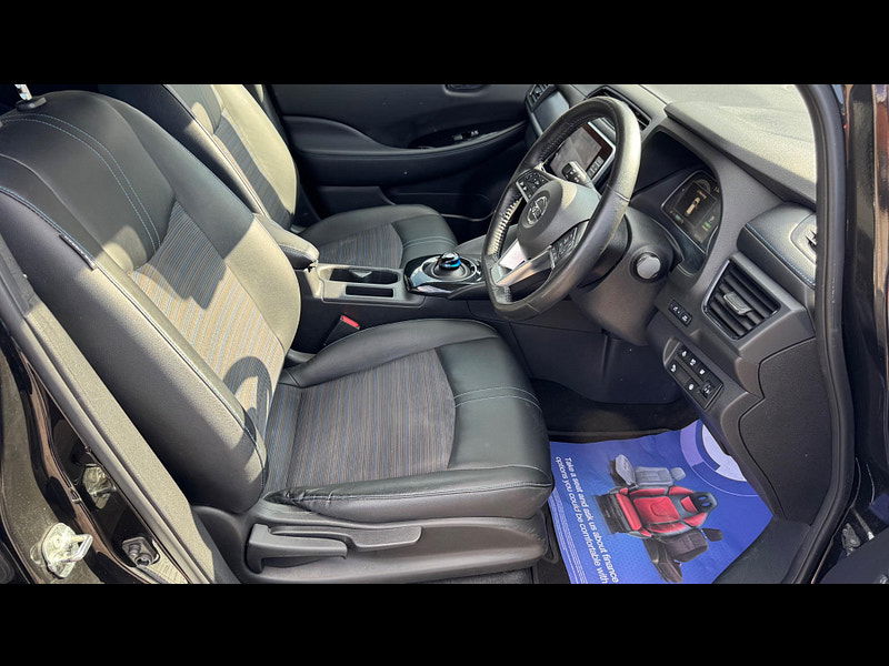 Nissan Leaf 40kWh N-Connecta Auto 5dr 5dr Automatic 2025