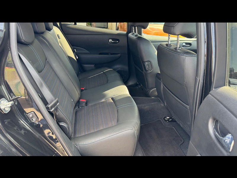 Nissan Leaf 40kWh N-Connecta Auto 5dr 5dr Automatic 2025