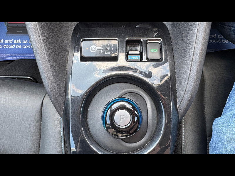 Nissan Leaf 40kWh N-Connecta Auto 5dr 5dr Automatic 2025