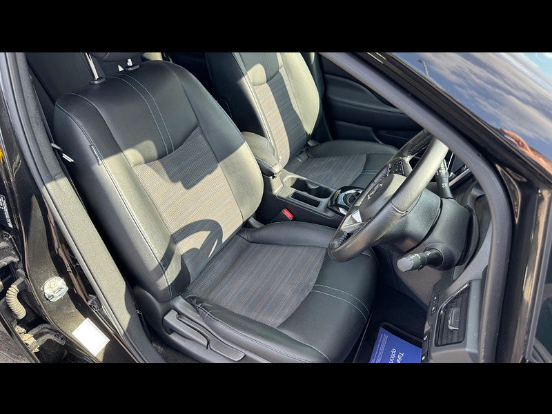 Nissan Leaf 40kWh N-Connecta Auto 5dr 5dr Automatic 2025