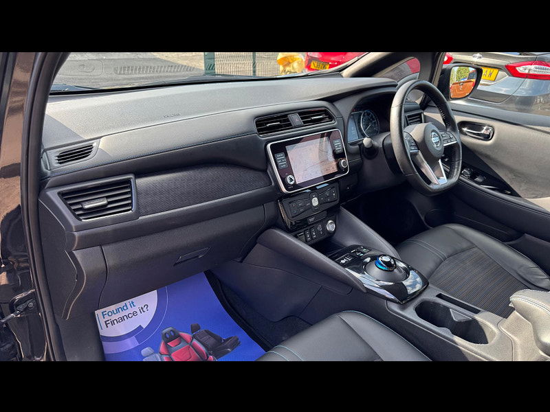 Nissan Leaf 40kWh N-Connecta Auto 5dr 5dr Automatic 2025
