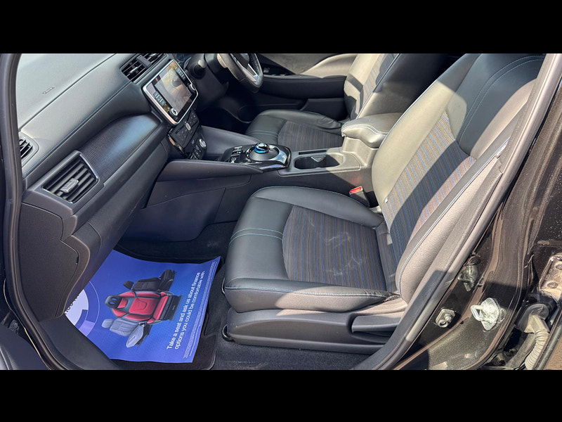Nissan Leaf 40kWh N-Connecta Auto 5dr 5dr Automatic 2025