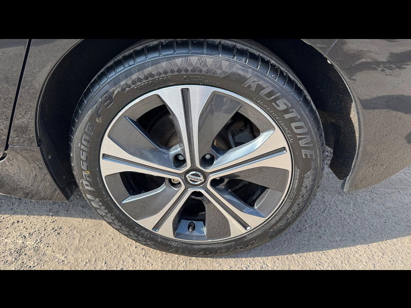 Nissan Leaf 40kWh N-Connecta Auto 5dr 5dr Automatic 2025