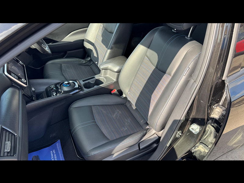 Nissan Leaf 40kWh N-Connecta Auto 5dr 5dr Automatic 2025