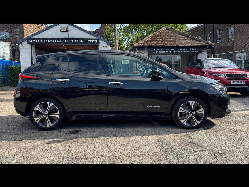 Nissan Leaf 40kWh N-Connecta Auto 5dr 5dr Automatic 2025