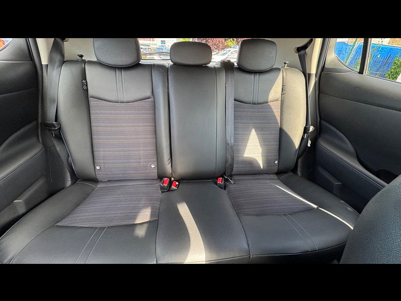 Nissan Leaf 40kWh N-Connecta Auto 5dr 5dr Automatic 2025