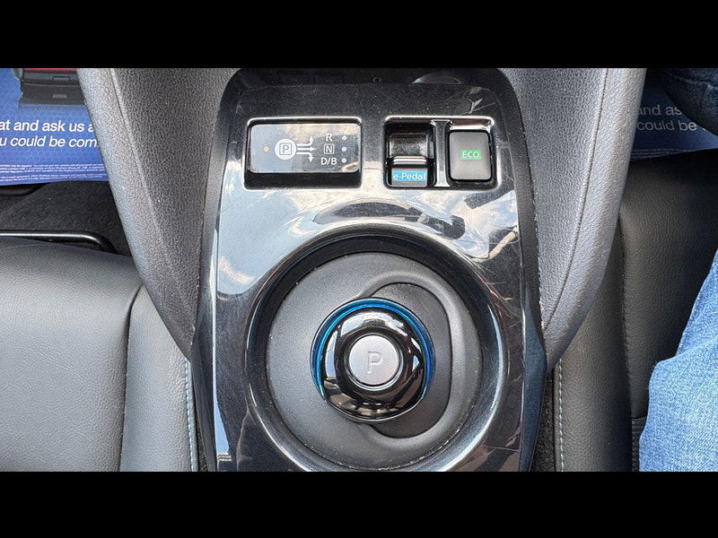 Nissan Leaf 40kWh N-Connecta Auto 5dr 5dr Automatic 2025