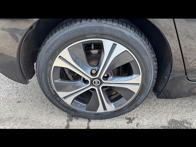 Nissan Leaf 40kWh N-Connecta Auto 5dr 5dr Automatic 2025