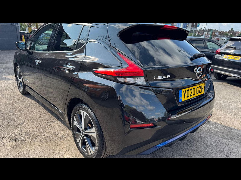 Nissan Leaf 40kWh N-Connecta Auto 5dr 5dr Automatic 2025