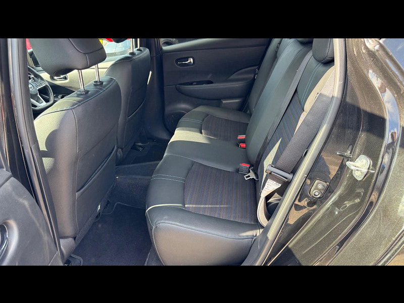 Nissan Leaf 40kWh N-Connecta Auto 5dr 5dr Automatic 2025