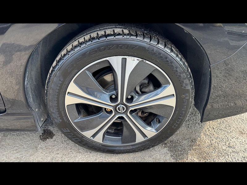 Nissan Leaf 40kWh N-Connecta Auto 5dr 5dr Automatic 2025