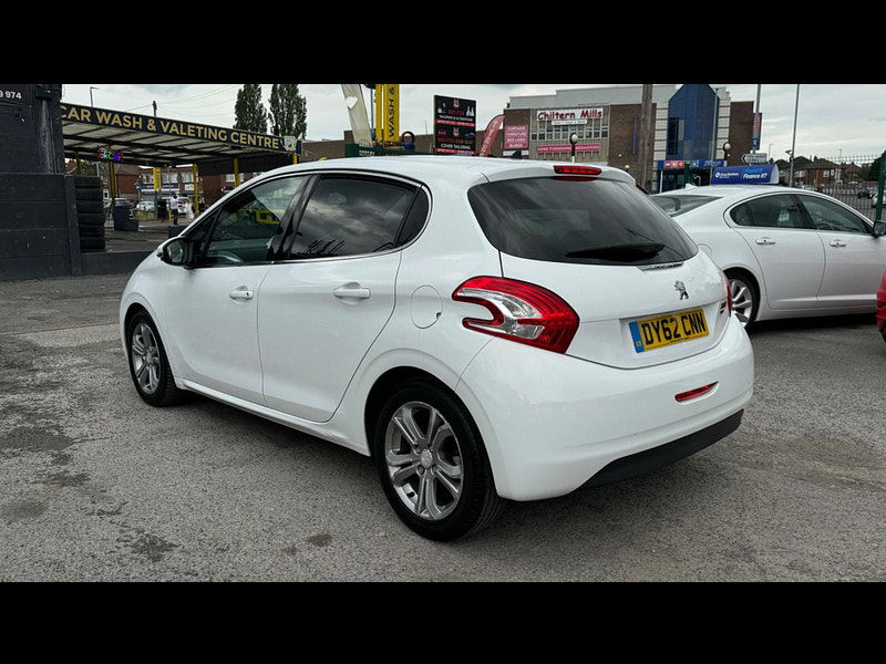 Peugeot 208 1.6 e-HDi Allure Euro 5 (s/s) 5dr 5dr Manual 2024