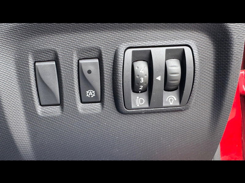 Renault Captur 1.5 dCi ENERGY Signature Nav Euro 6 (s/s) 5dr 5dr Manual 2025