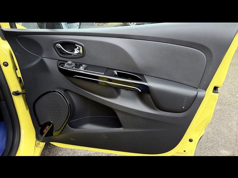 Renault Clio 1.2 16V Dynamique MediaNav Hatchback 5dr Petrol Manual Euro 5 (75 ps) 5dr Manual 2026