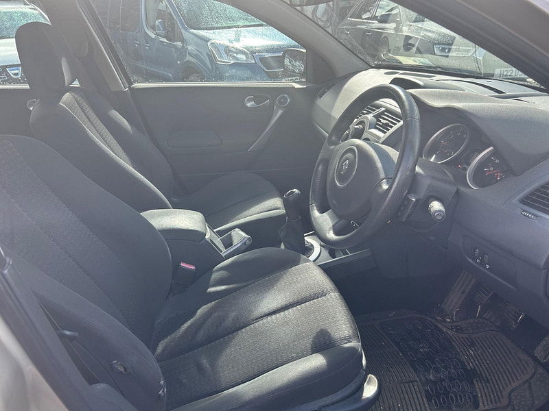 Renault Megane 1.6 VVT Maxim 5dr 5dr Manual 2025