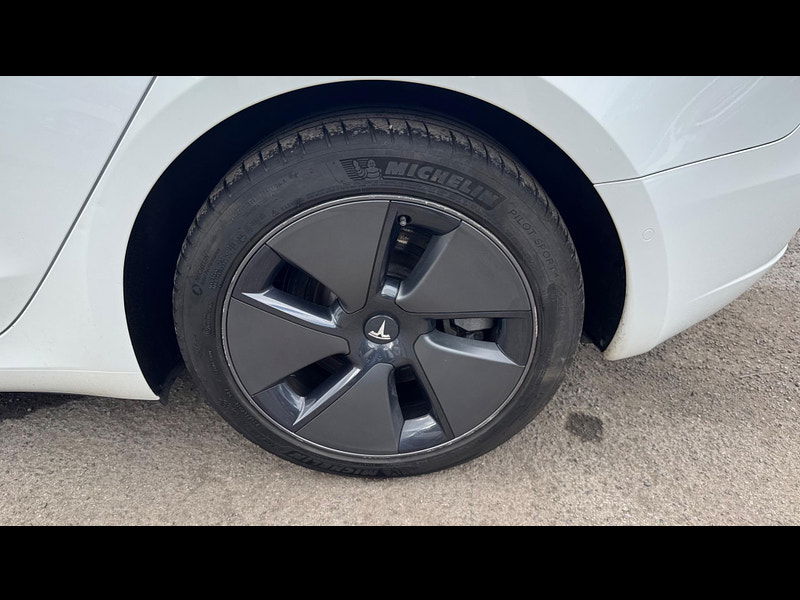Tesla Model 3 (Dual Motor) Long Range Auto 4WDE 4dr 4dr Automatic 2025