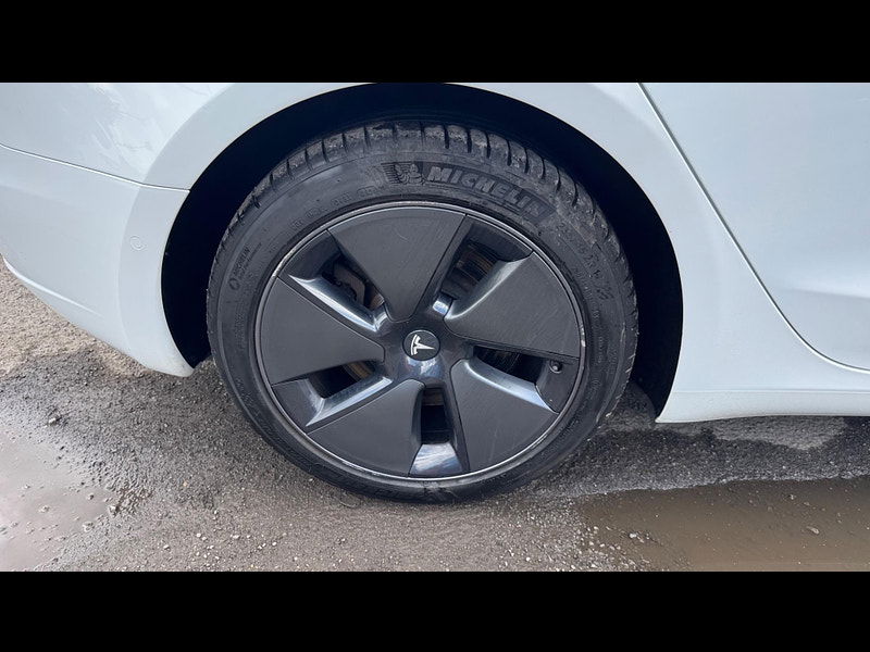 Tesla Model 3 (Dual Motor) Long Range Auto 4WDE 4dr 4dr Automatic 2025